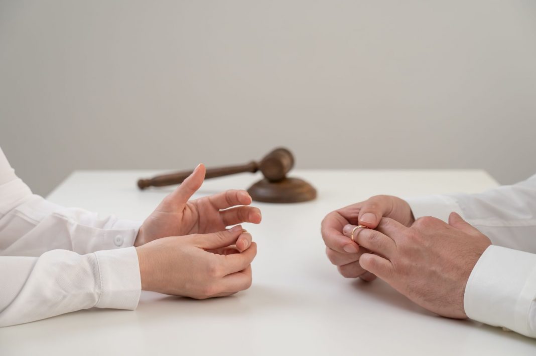 5 Healthy Ways to Discuss Dividing Assets in a Divorce